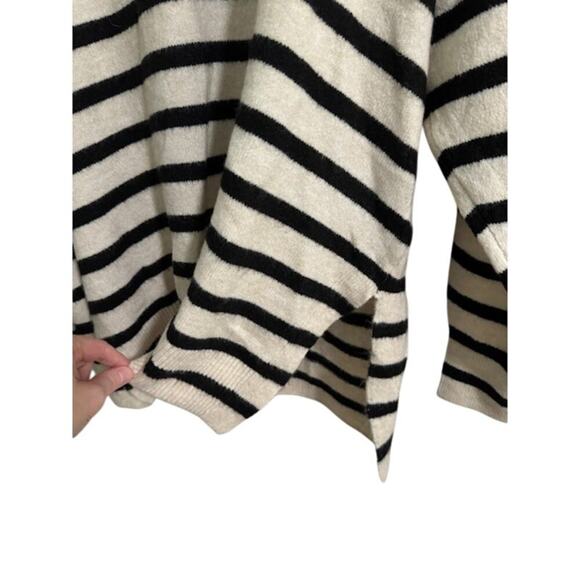 H&M NWT Oversized Black and Beige Striped Sweater- Size L - Picture 8 of 10